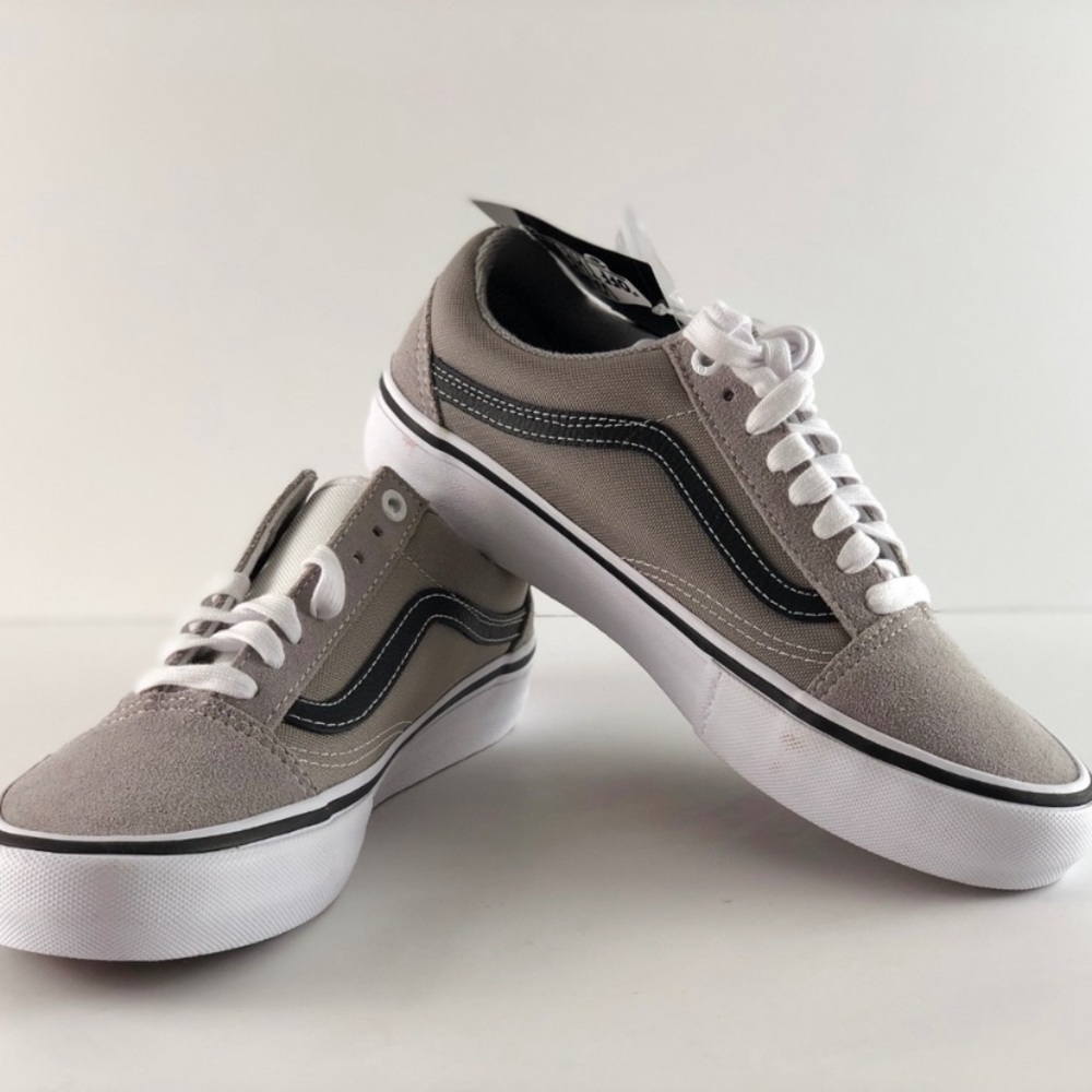 NWT Old Skool Pro Drizzle Black and White Vans